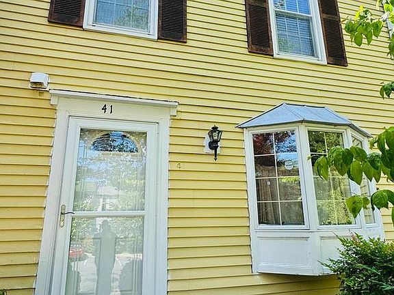 3rd image of 41 Shady Spring Pl