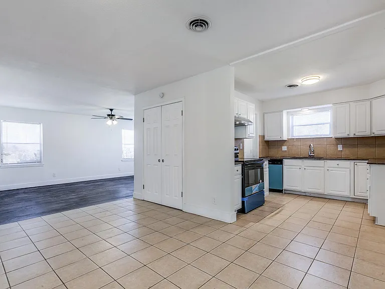 10728 Allegheny Dr — Photo 7