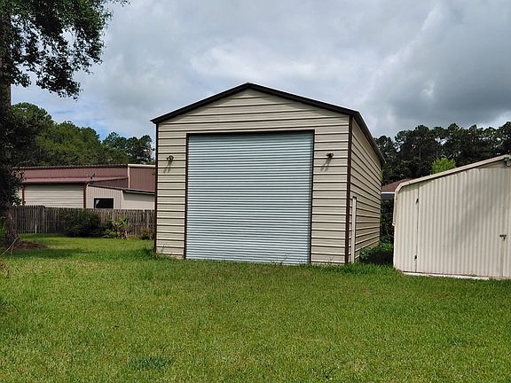 3rd image of 127 Hickory Bluff Dr