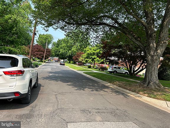 3rd image of 4814 Ertter Dr