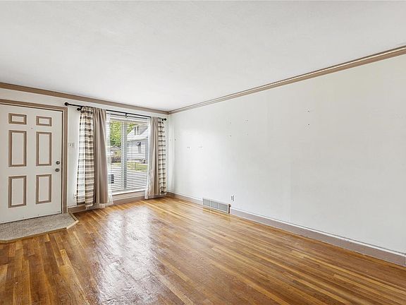 3rd image of 4717 Oldenburg Ave