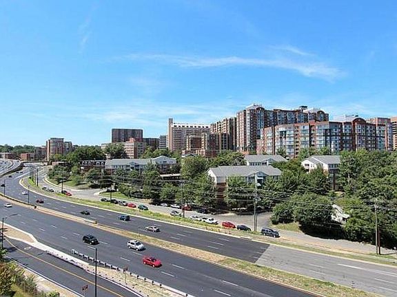 3rd image of 1730 Arlington Blvd APT 106