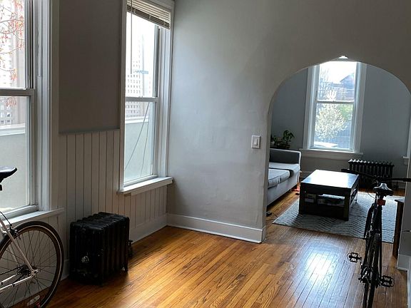 3rd image of 3111 N Clifton Ave #V7xfjnzpp