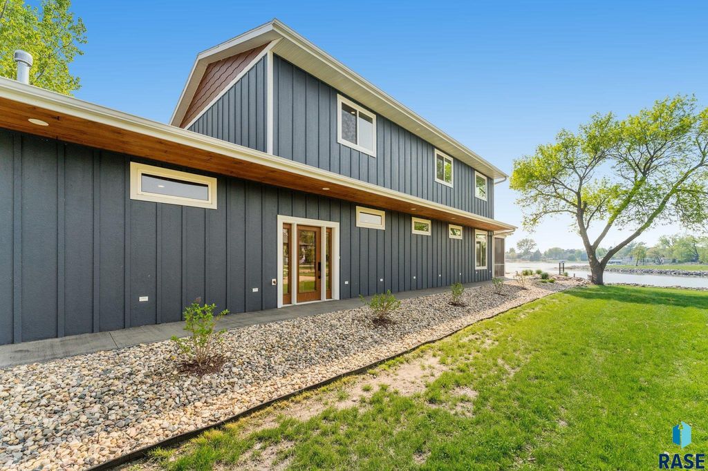 6639 Peninsula Point, Wentworth, SD - View 2