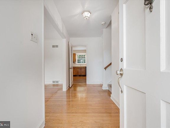 5th image of 2506 Deepwood Dr