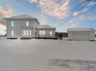 55 N Gregory Rd, Fowlerville, MI 48836