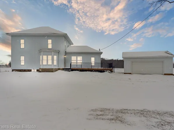55 N Gregory Rd, Fowlerville, MI 48836