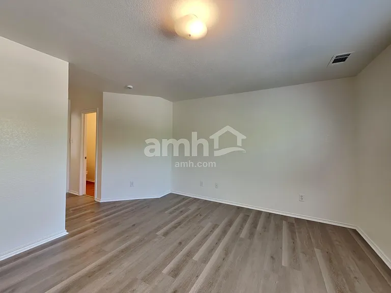 1137 Boxwood Dr — Photo 10