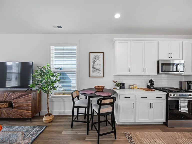 712 Rumbling Leaf Ln — Photo 12
