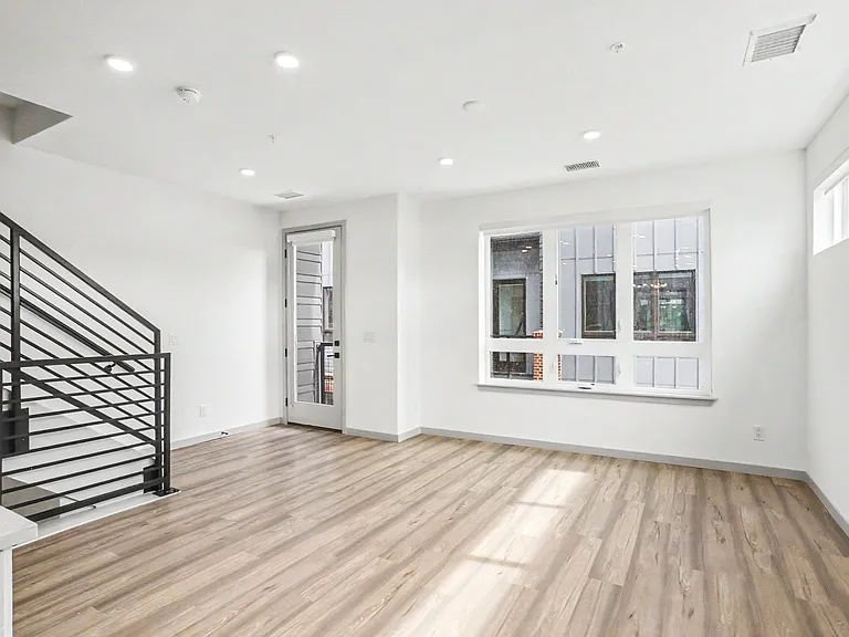 University Hills Townhomes — Photo 86