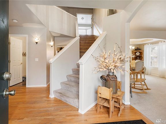 4th image of 10817 238th Avenue Ct E