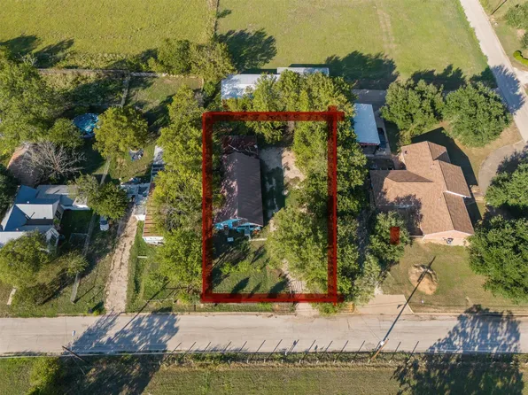 713 S Banks St, Caldwell, TX 77836