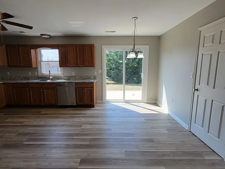 11607-11609 Kimberly Dr — Photo 7