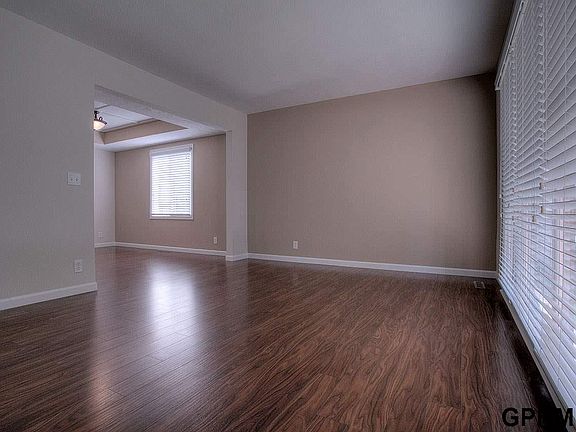 2nd image of 814 E Cary St