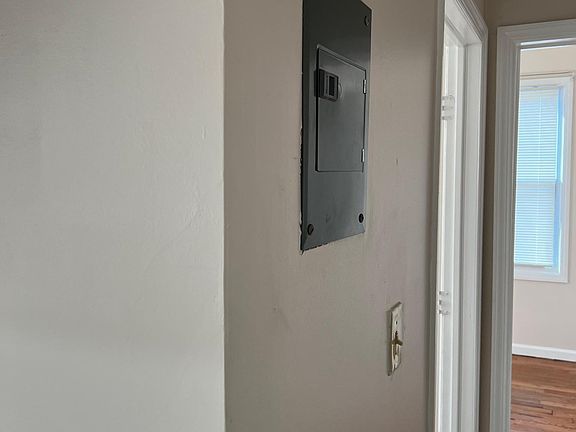4th image of 68 Hobson St #1R