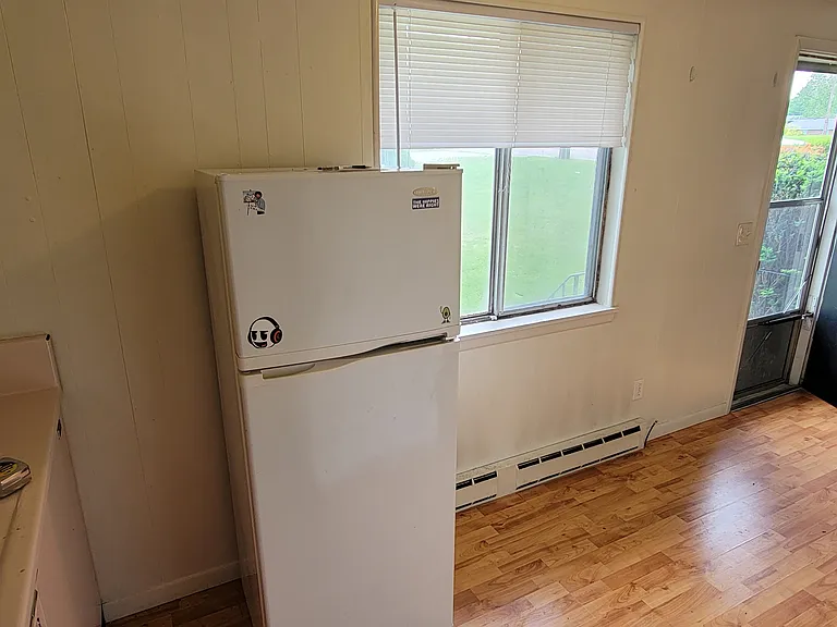 505 N Smith Rd #4 — Photo 3