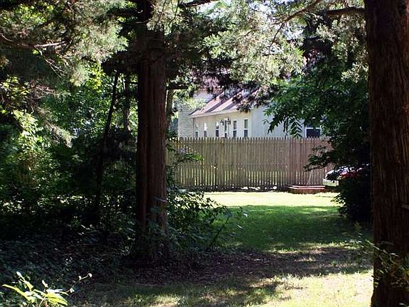 3rd image of 107 Myrtle Ave