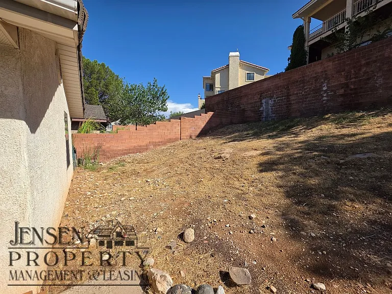 640 E Vermillion Ave — Photo 23