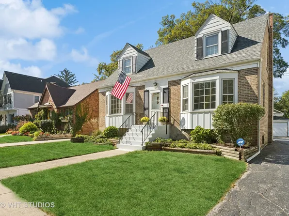 570 S Parkside Ave, Elmhurst, IL 60126