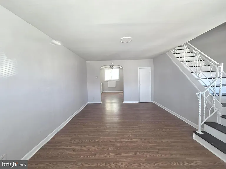 1461 Lardner St — Photo 2