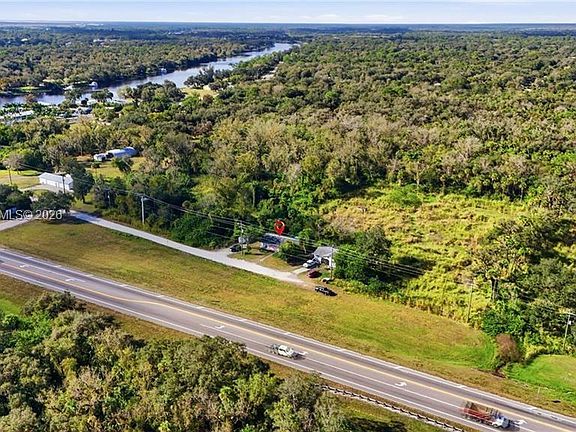 5th image of 829 N Bridge St