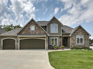 1401 NE Daltons Ridge Dr, Lees Summit, MO 64064
