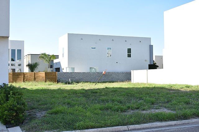 2nd image of 2316 S 43rd St