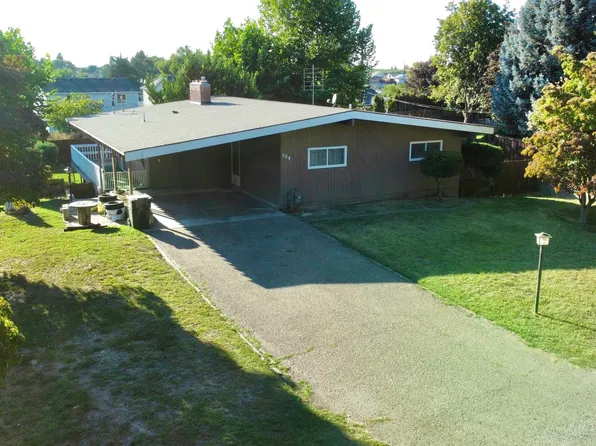 504 Hedrick Pl, Grandview, WA 98930