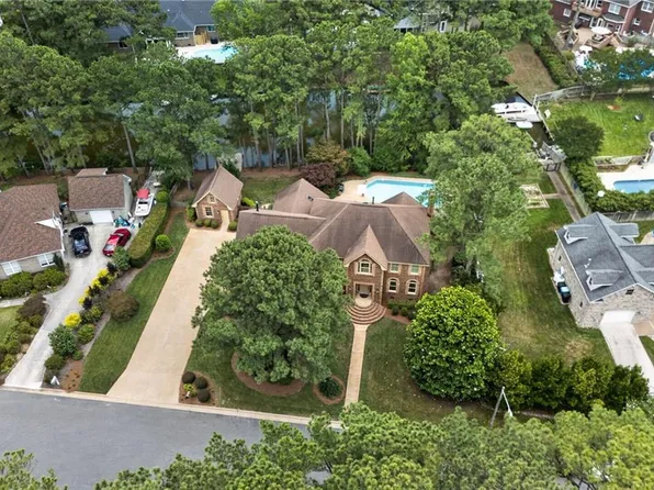 808 Costa Grande Dr, Virginia Beach, VA 23456