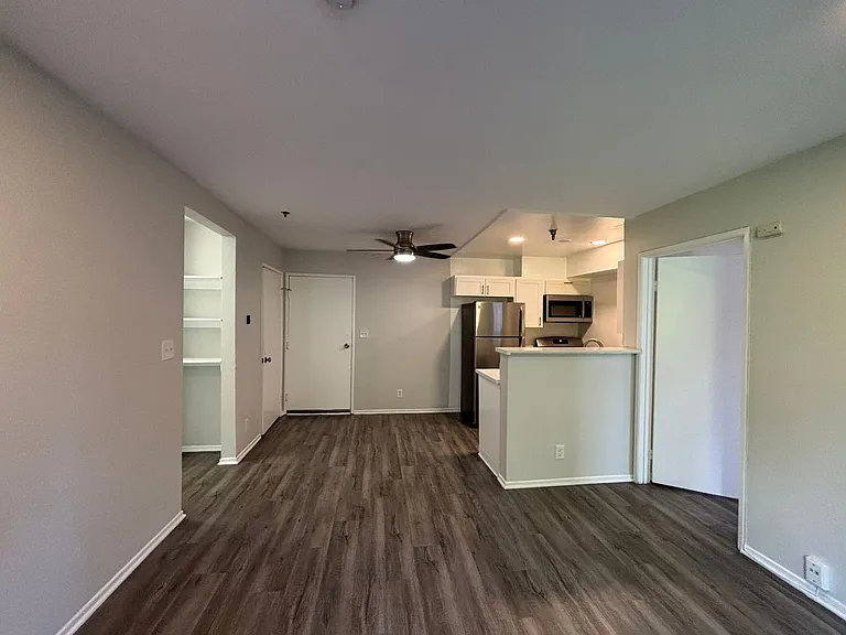700 S. Berendo Ave — Photo 60