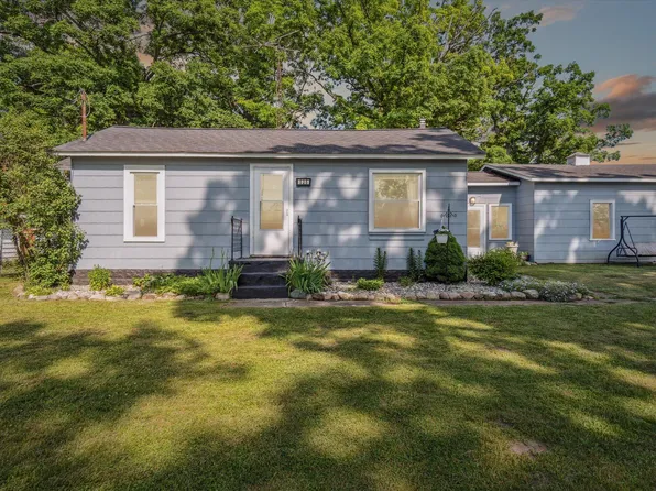 525 W Grove Ave, Michigan Center, MI 49254