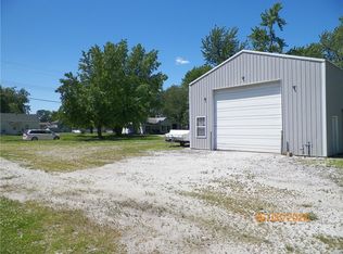 310 Garfield Ave, Pana, IL