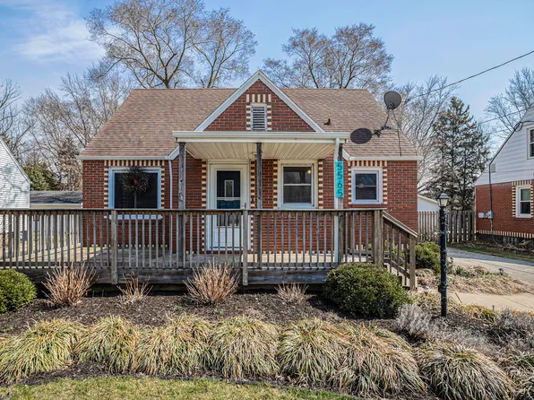 5565 Saint Joseph Ave, Stevensville, MI 49127