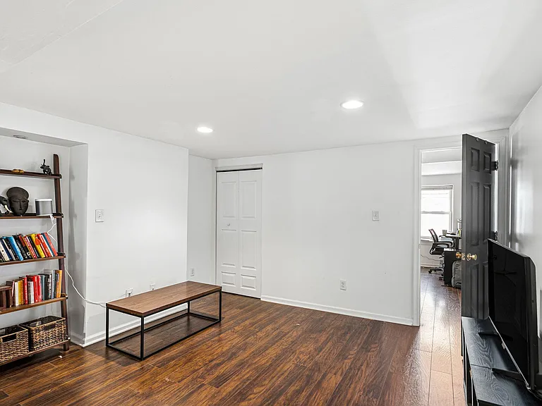 208 W Wildey St — Photo 26
