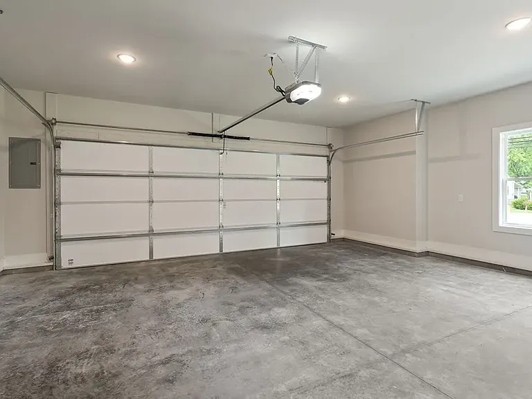 344 S Walnut Ave — Photo 25