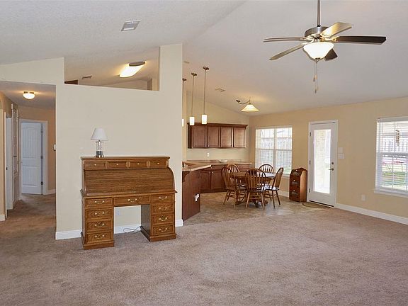 4th image of 1942 Larkspur Cir