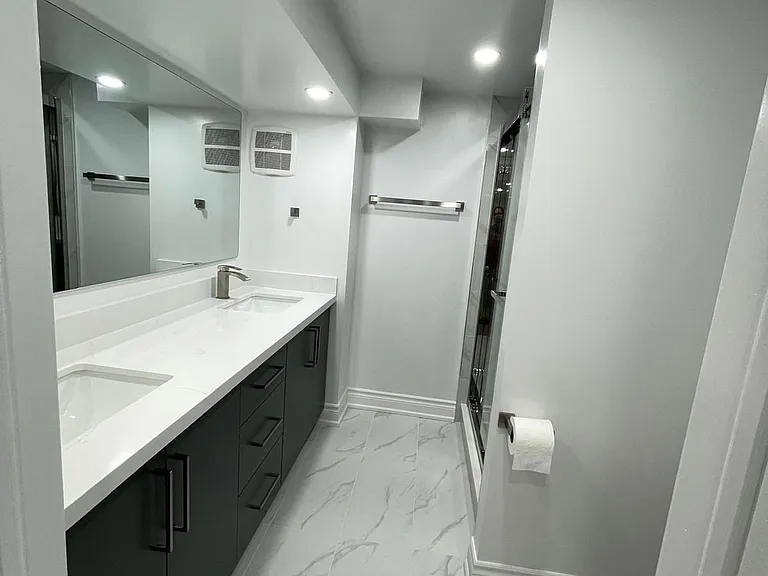 125 Sharavogue Ave #BASEMENT — Photo 7