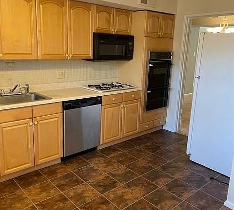 2nd image of 611 Thunderbird Ct