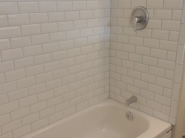 1062 Broadway Ave NW — Photo 11
