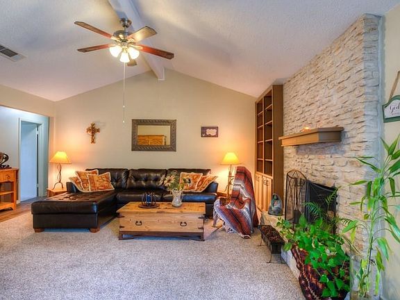 5th image of 4003 Hillside Dr