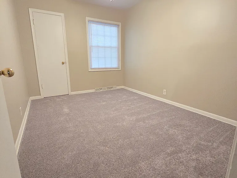 5526 Cedar St — Photo 10