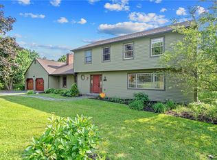 8294 Prestwick Dr, Manlius, NY 13104