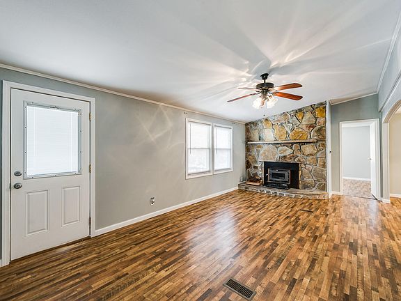 3rd image of 115 Monticello Ln