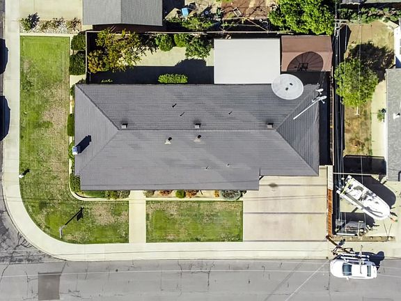3rd image of 3355 McKinley Dr