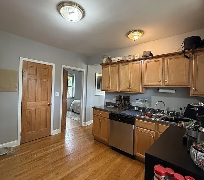 2239 W Cornelia Ave #2 — Photo 7