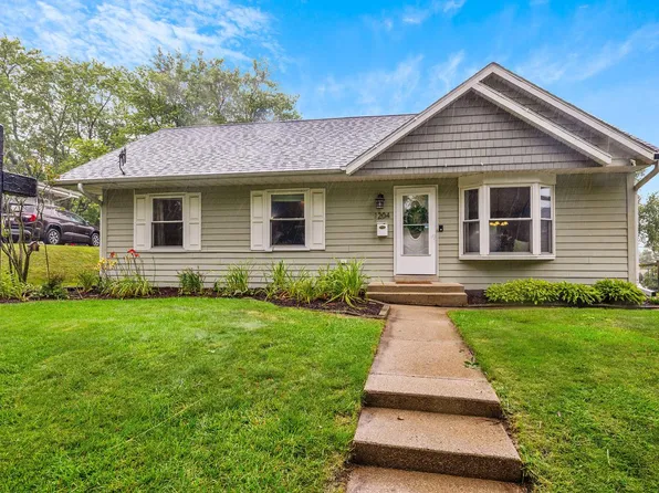 1204 Aldoro DRIVE, Waukesha, WI 53188