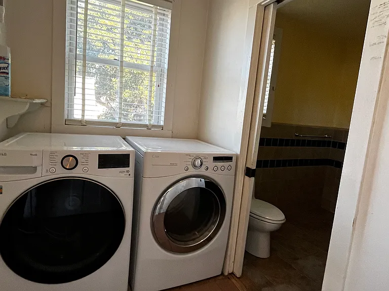 1440 Bay St — Photo 35