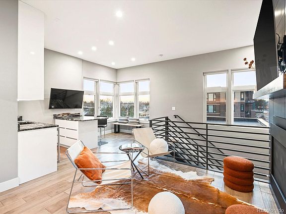 4th image of 6708 E Lowry Boulevard