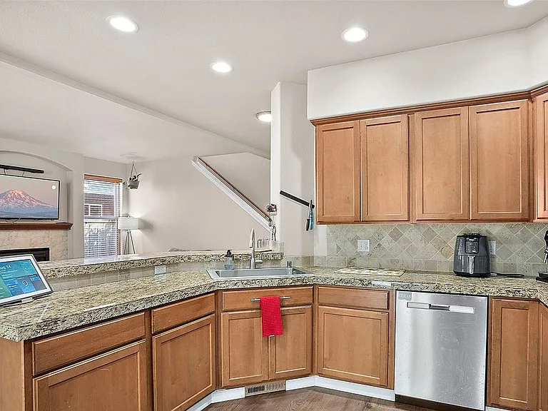 4706 Natalee Dr SE — Photo 2