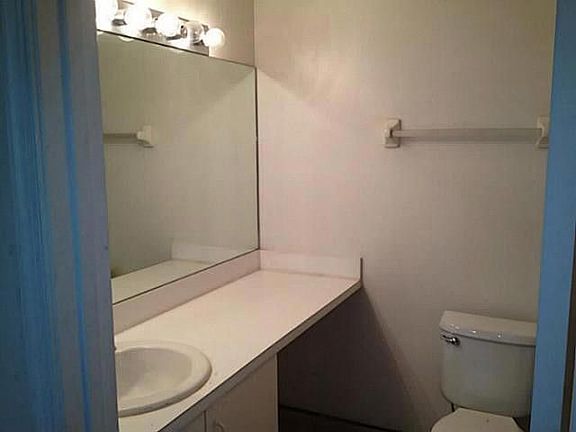 4th image of 16705 Hemingway Dr